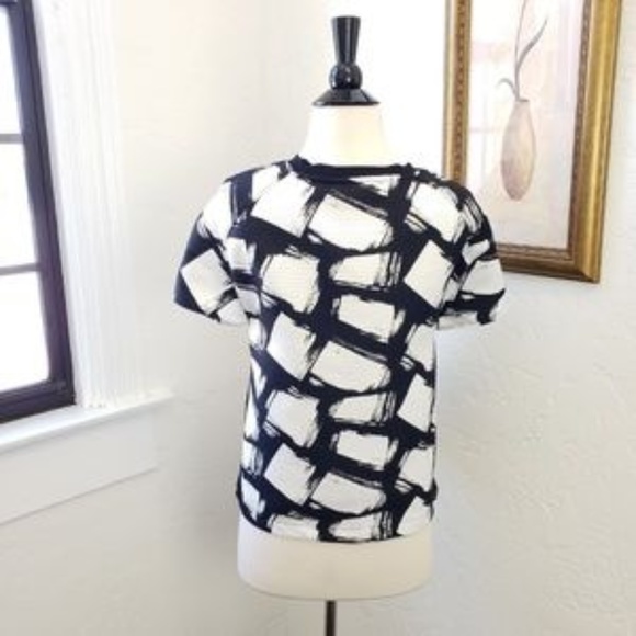 🎈 Banana Republic ~ Abstract Squares Top - Picture 4 of 4